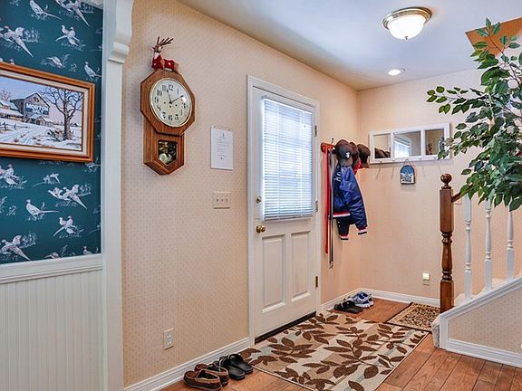 3rd image of 306 Heliotrope Dr