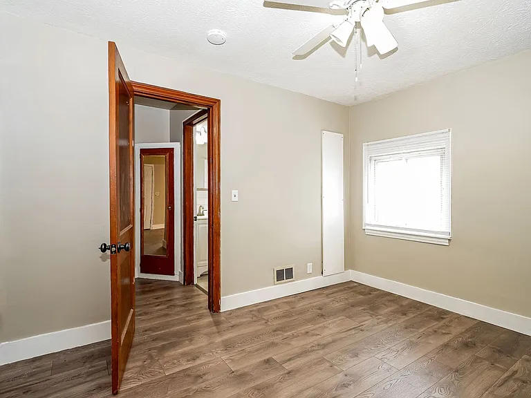 2654-2656 Avalon Pl — Photo 8