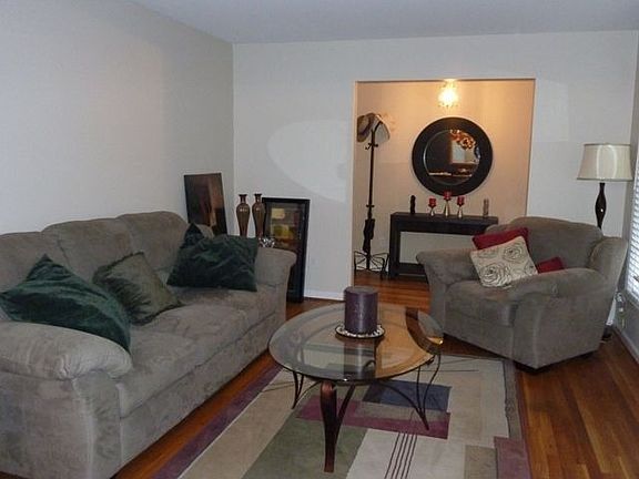 4th image of 2372 Robert Nash Ct