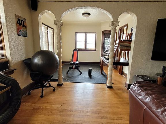 2nd image of 1420 E Capitol Dr APT 201