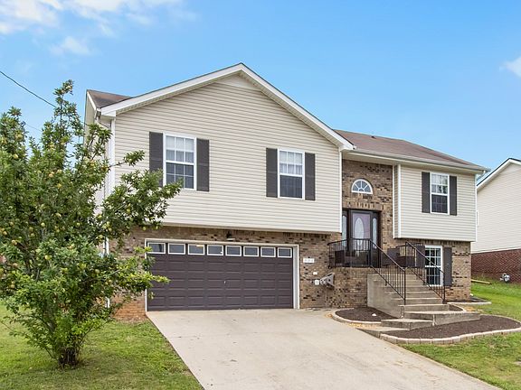 2nd image of 931 Hedge Apple Dr