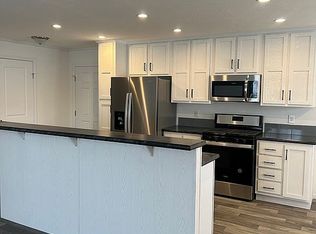 1034 Lunga Dr, Round Lake, IL 60073