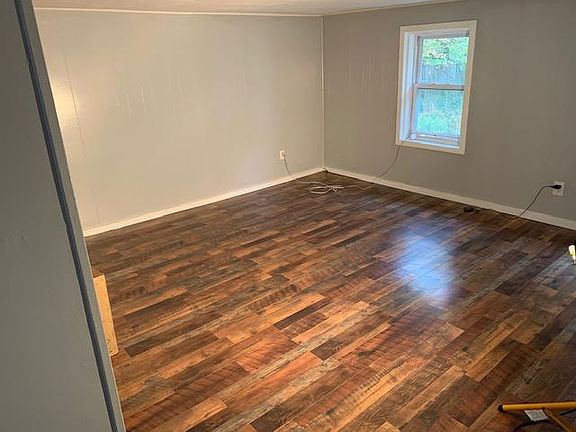 3rd image of 51 Cherry Ave