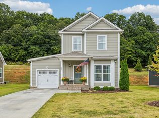 22 Sycamore Rdg W, Burns, TN 37029