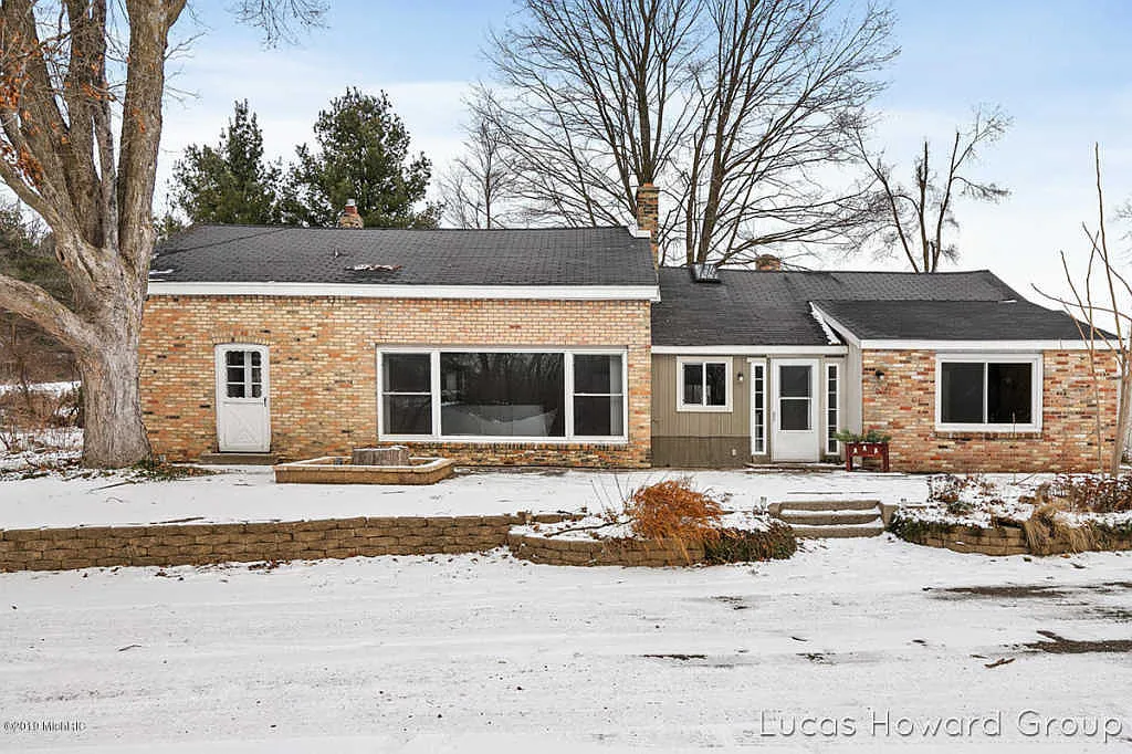5226 Dumon Rd photo 1