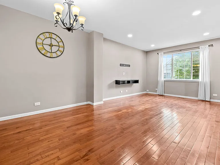 122 Andover Dr — Photo 10