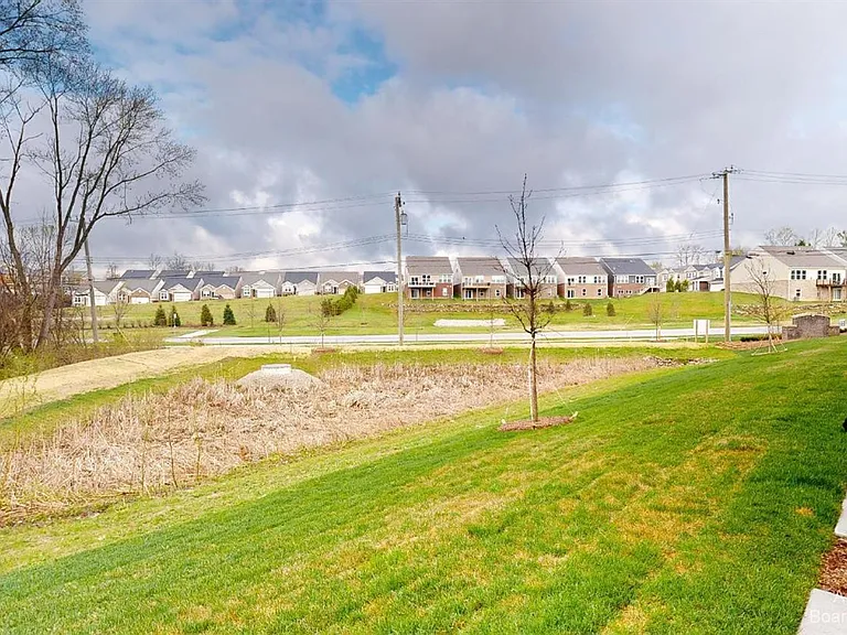 2725 Bristol Ridge Dr — Photo 32