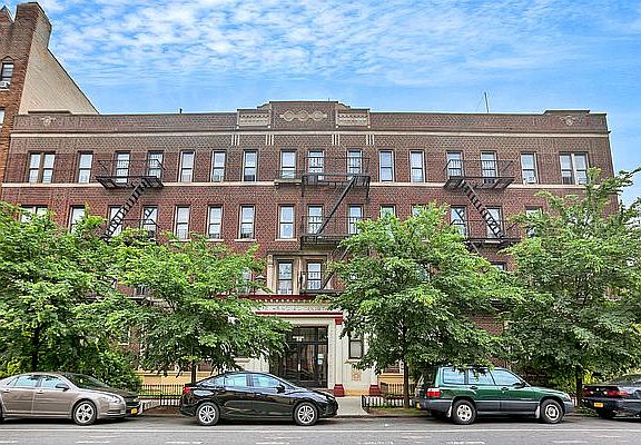 5th image of 107 Brooklyn Ave APT A8