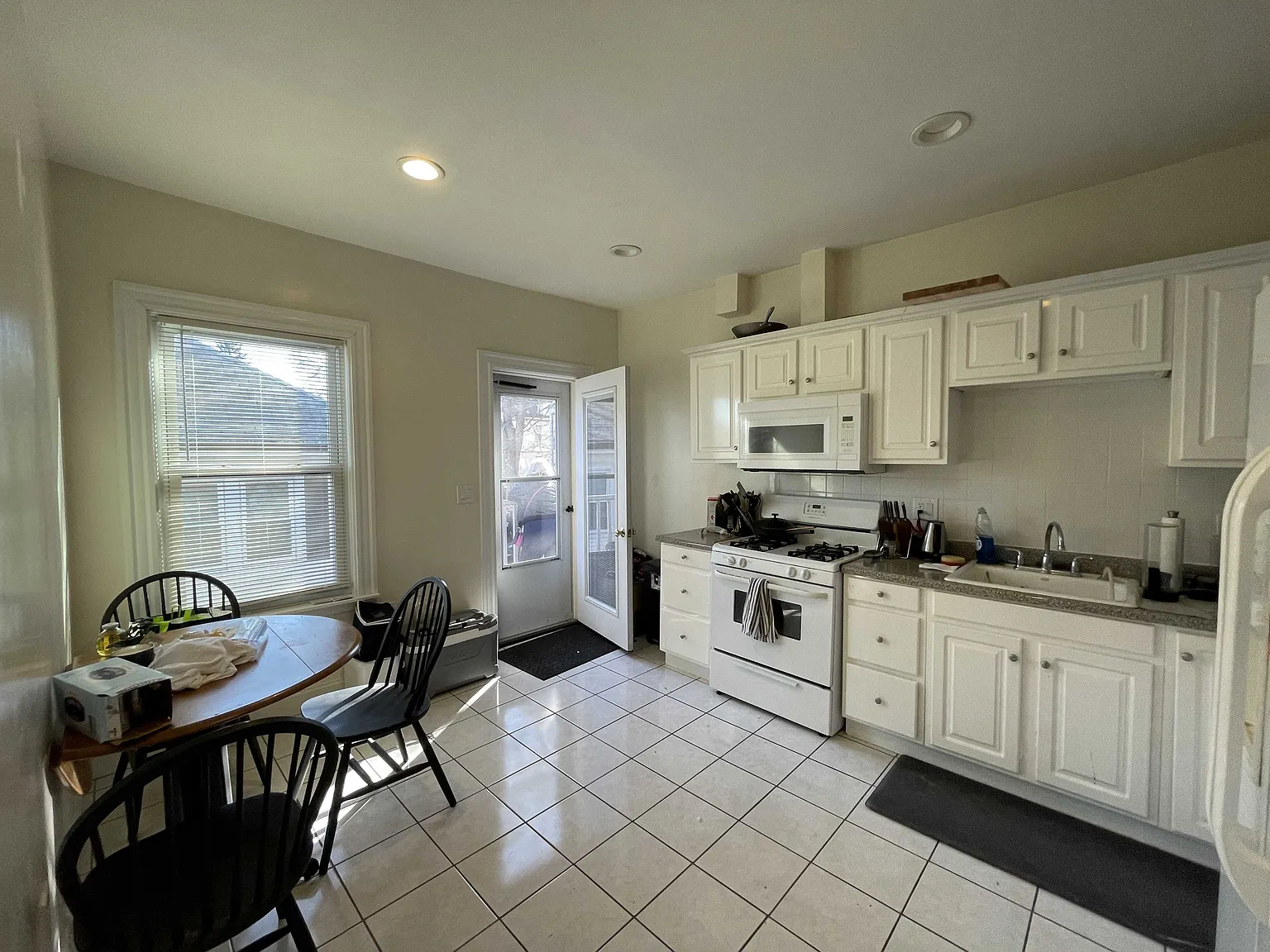 3 bed, $3,800 — Photo 3