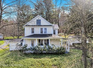 1332 N Abington Rd, Waverly, PA 18471