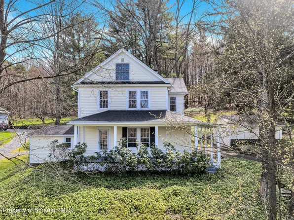 1332 N Abington Rd, Waverly, PA 18471