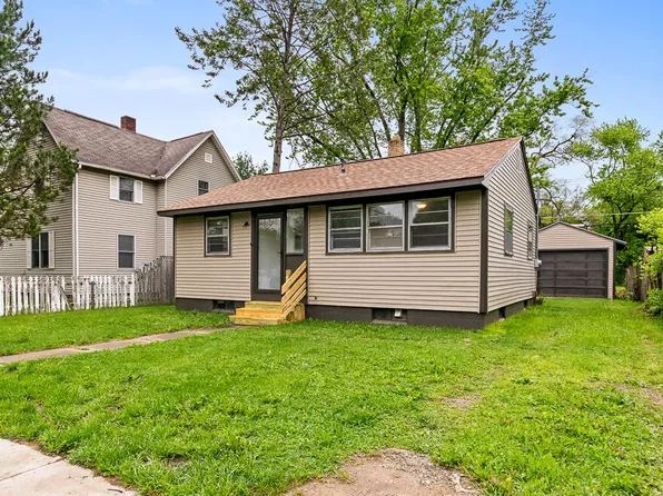 1119 Bishop Ave, Benton Harbor, MI 49022