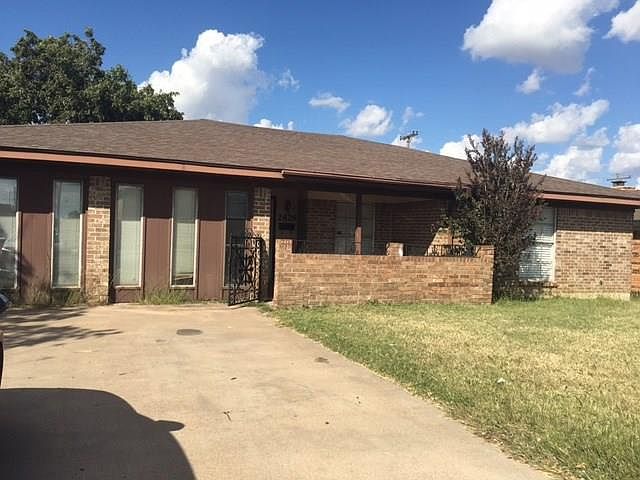 1st image of 2826 S 40th St