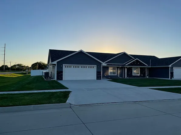 2603 Market Ln, Hastings, NE 68901