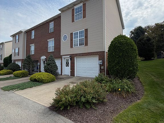 3rd image of 547 Reed Ct