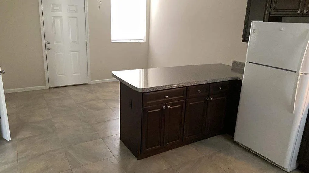 1 bed, 600 sqft, $1,100 — Photo 3