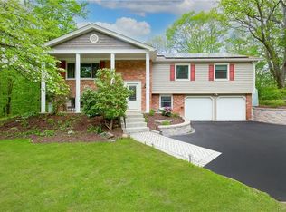 176 Gretna Woods Rd, Pleasant Valley, NY 12569