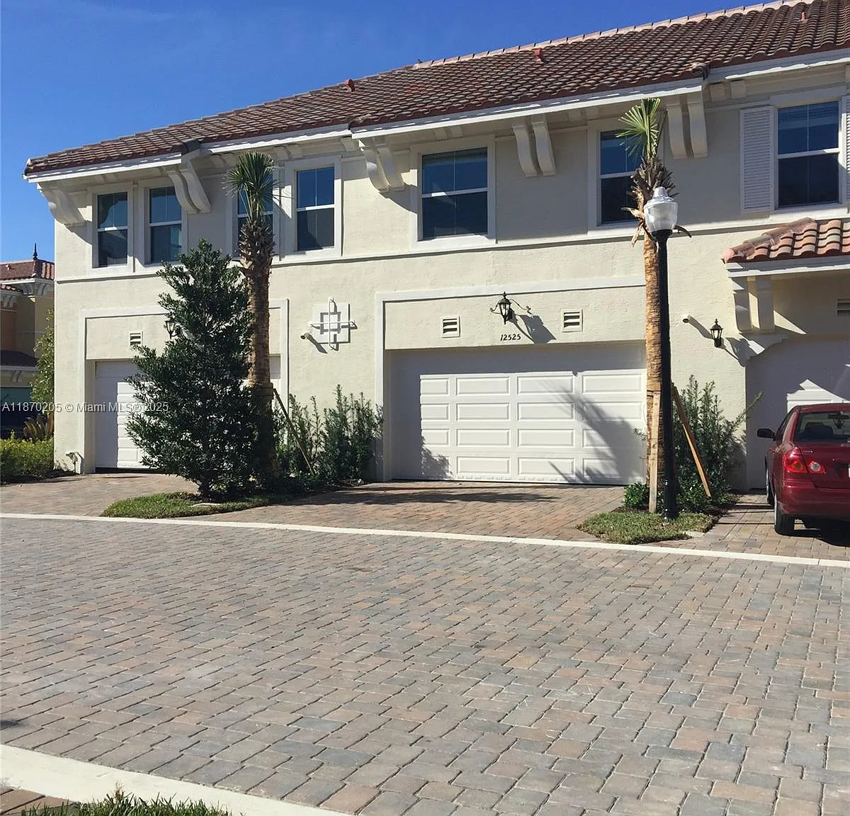 3 bed, 2.5 bath, 1551 sqft, $3,500 — Photo 3
