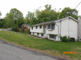 265 Skyline Dr, Highland Mills, NY 10930