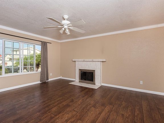 3rd image of 745 Coleman Ct