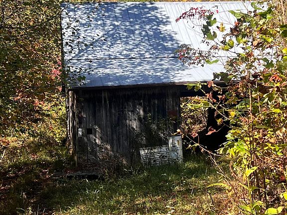 3rd image of 184 Charlie Harrell Ln