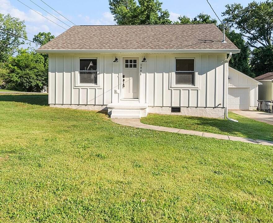 1st image of 1901 Maple Dr