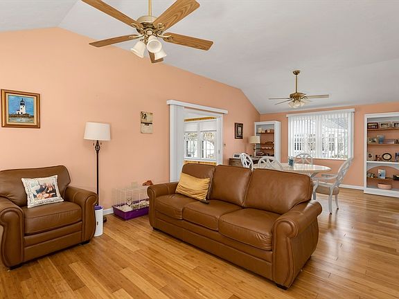 3rd image of 114 Crystal Water Dr Unit 114