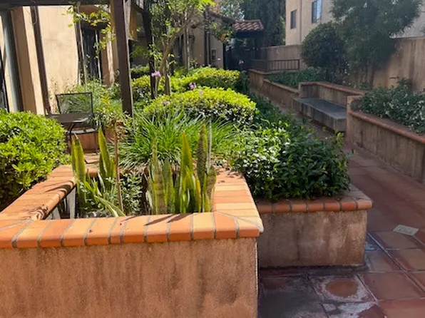 2429 Mohawk St Unit 3, Pasadena, CA 91107