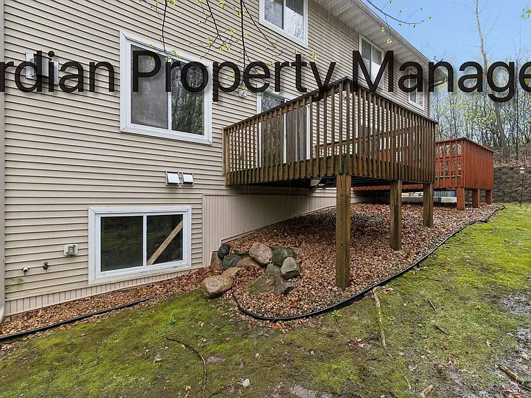 249 Pleasant Ln — Photo 28