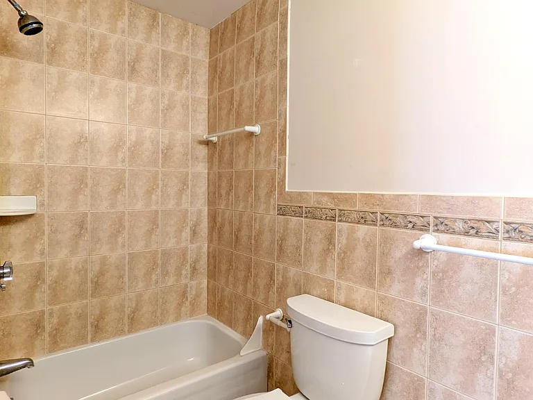 57 Locke St — Photo 10