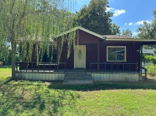809 E Clark Ave, Crockett, TX 75835