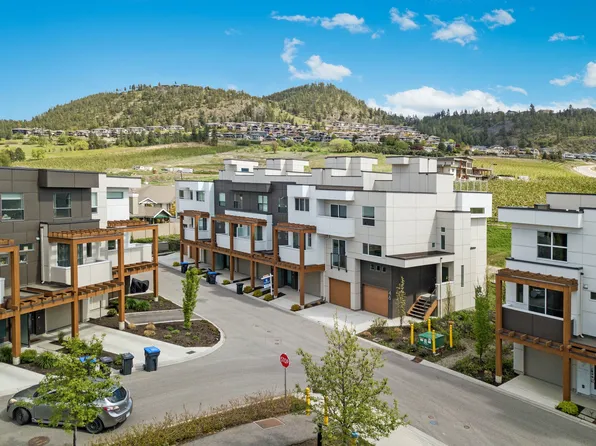 720 Valley Rd #43, Kelowna, BC V1V 0E1