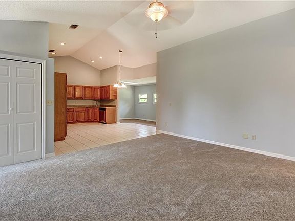 4th image of 566 Providence Blvd