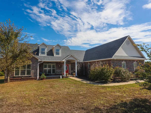 205 Greystone Ln, Russellville, AR 72802