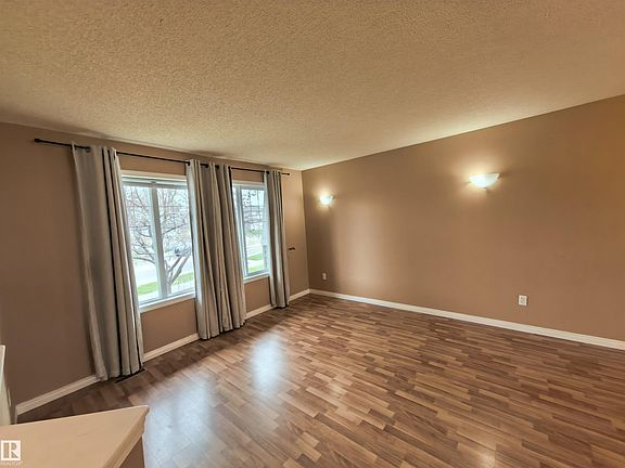 4th image of 383 Silverberry Rd