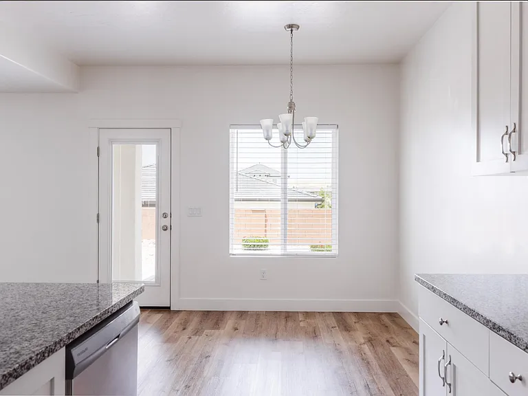 1889 E Honeycomb Dr — Photo 12