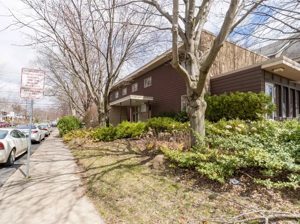 1004 N Institute Pl, Peoria, IL 61606