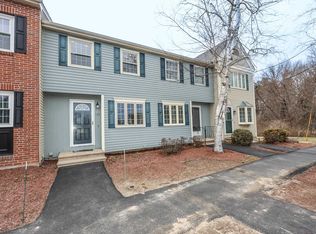 123 Fox Hollow Dr, Hudson, NH 03051