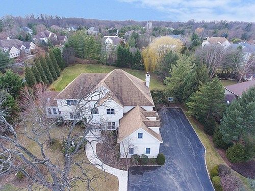 3rd image of 1 Stone Hill Dr N