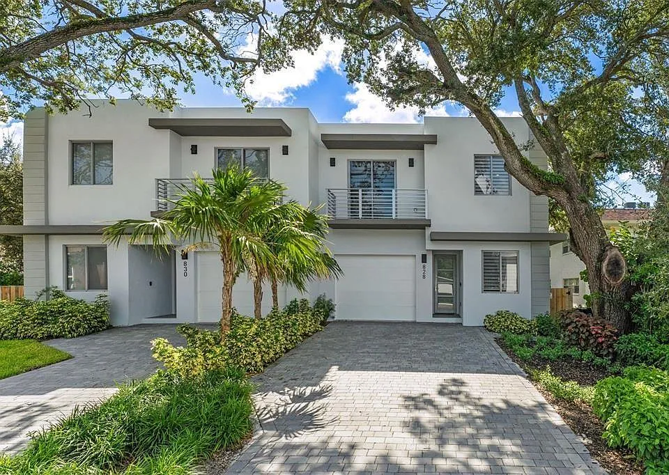 828 SW 30th St