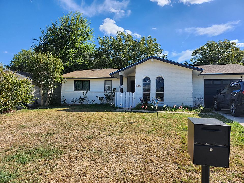 1st image of 203 Royal Dr