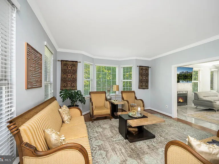 16005 Kings Mountain Rd — Photo 9
