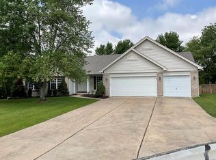 25 Kendall Pl, Saint Peters, MO 63376
