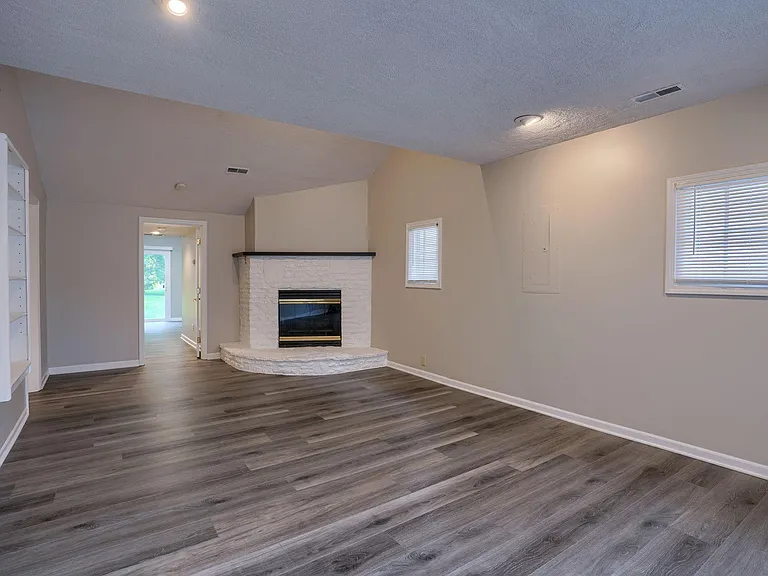 273 Shanahan Rd — Photo 25