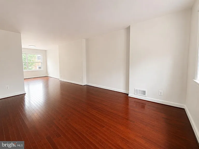 14761 Ealing Ct — Photo 9