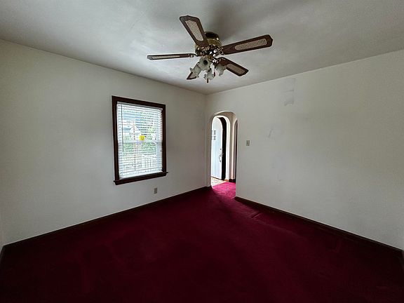 5th image of 445 Norway Ave