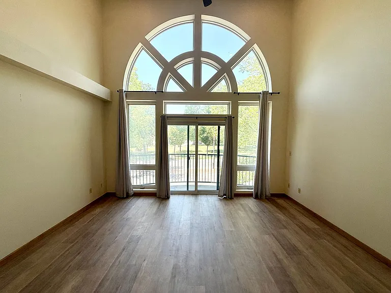 816 S College Ave — Photo 10