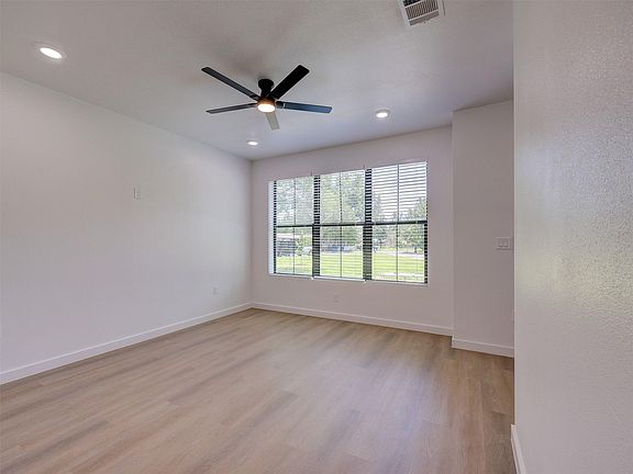 4th image of 230 Brown St #A