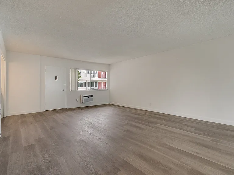 Ethel Avenue Apartments — Photo 41