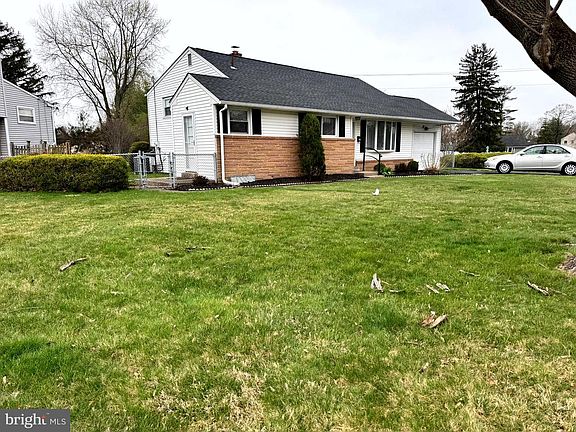 5th image of 654 Cypress Rd